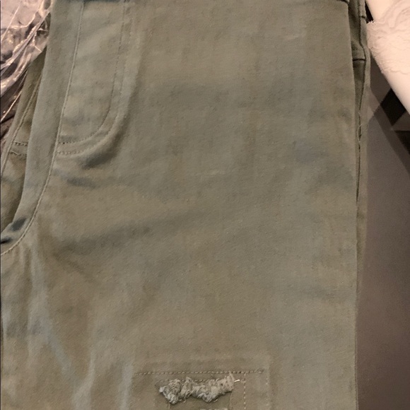 Destroyed Green Jeggings - Picture 6 of 7